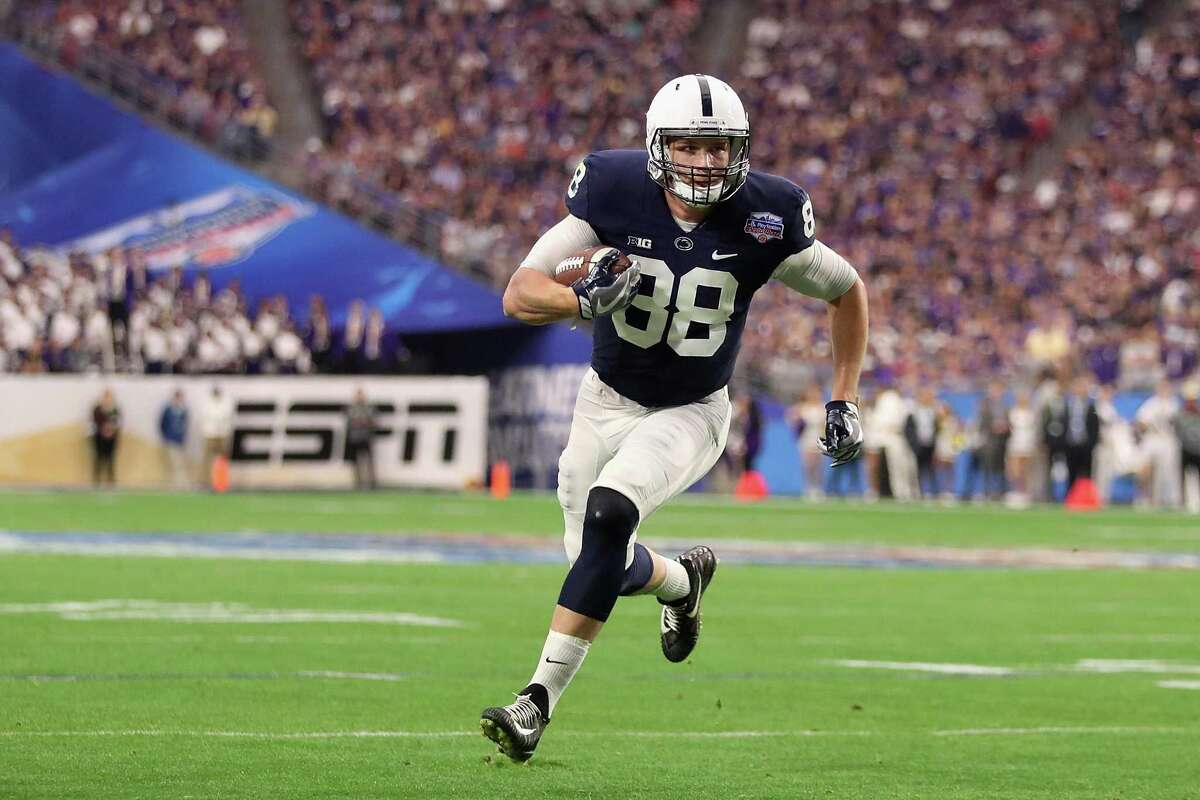Texans Enter NFL Draft Eyeing Versatile Tight End