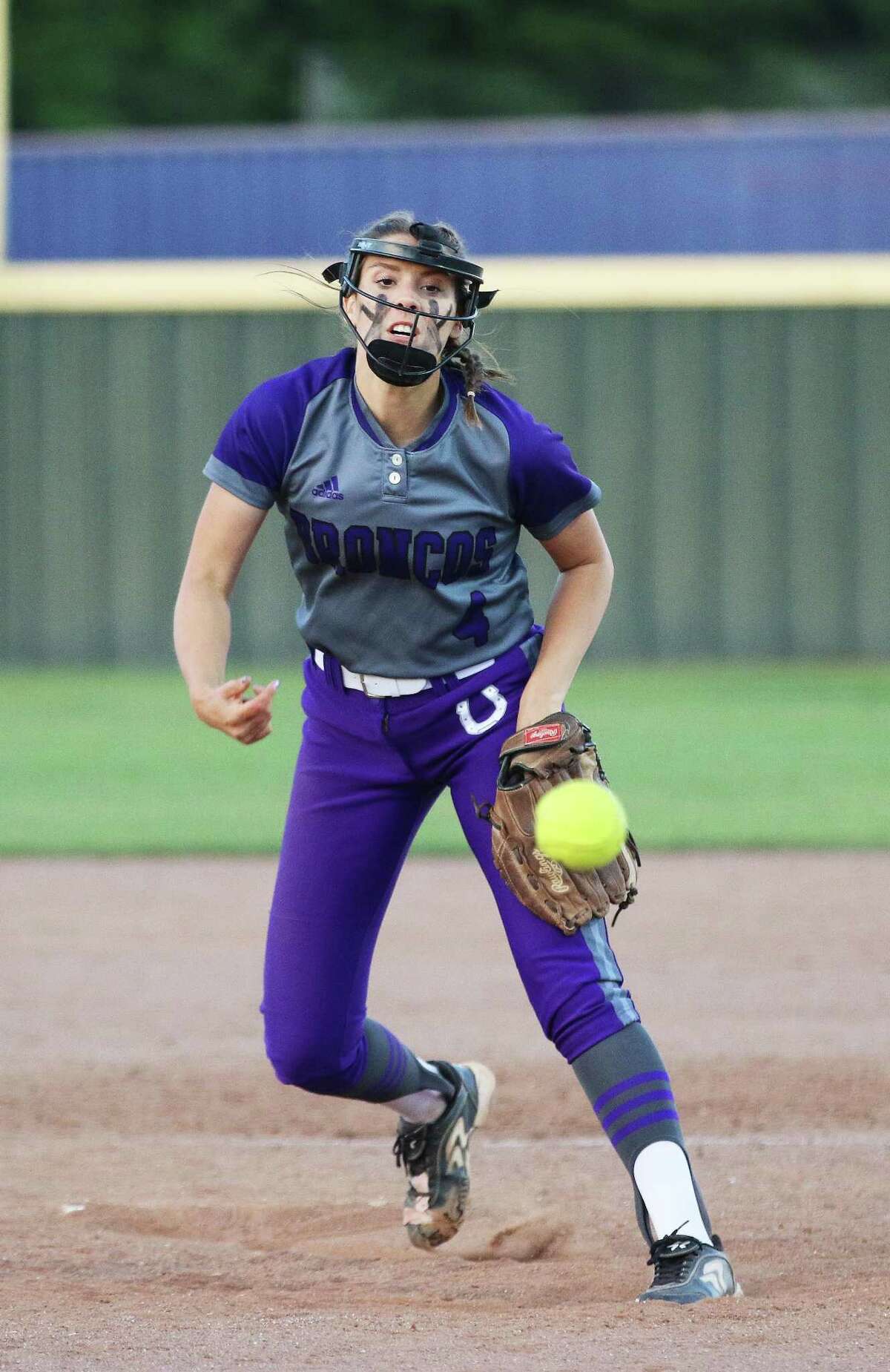 Lady Broncos' win sets up district showdown Friday night