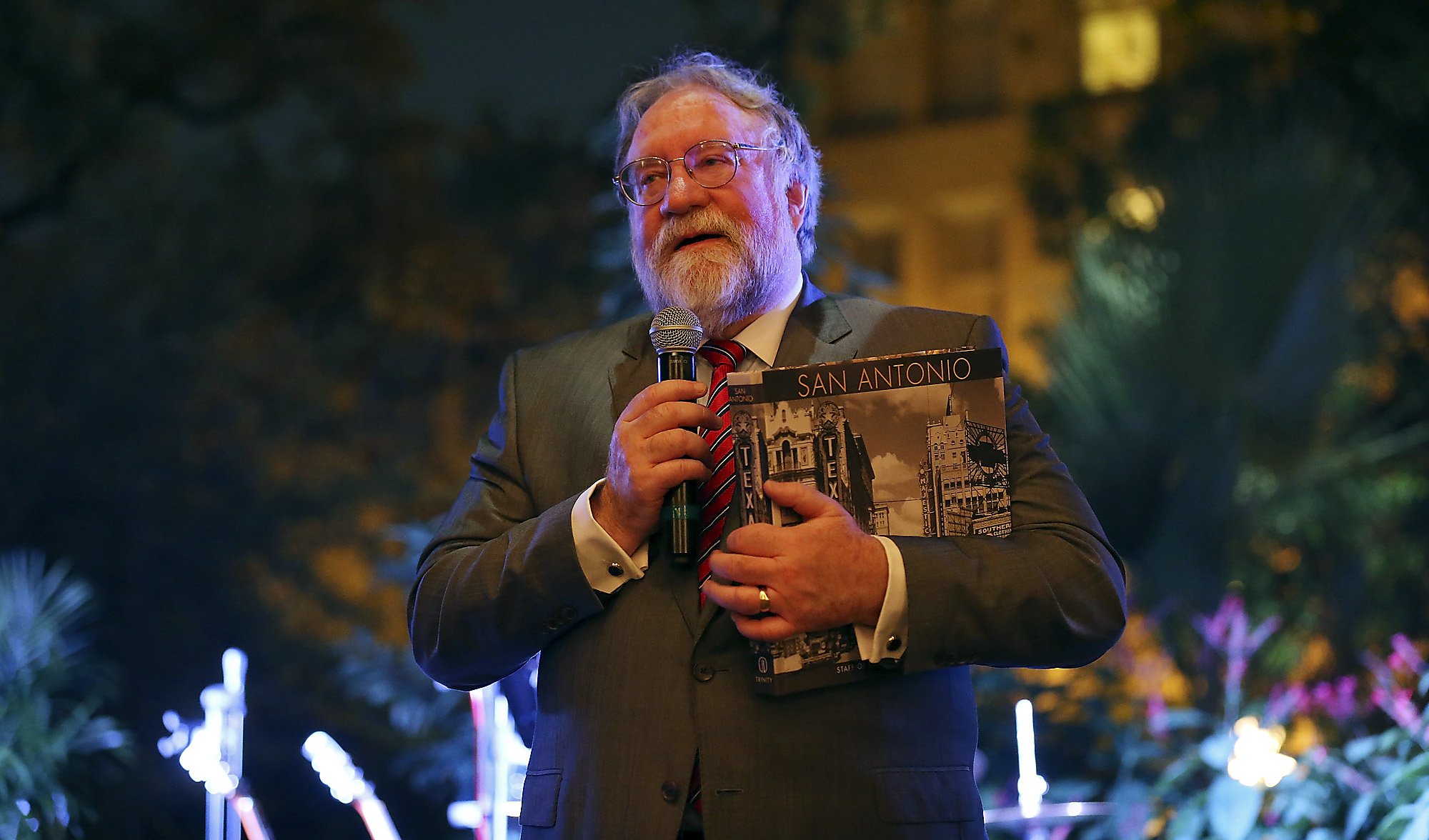 Express-News editor Leary announces retirement