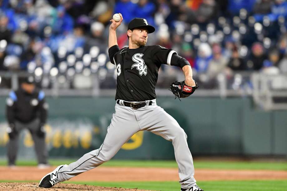 chicago white sox relief pitcher danny farquhar (43) relievers