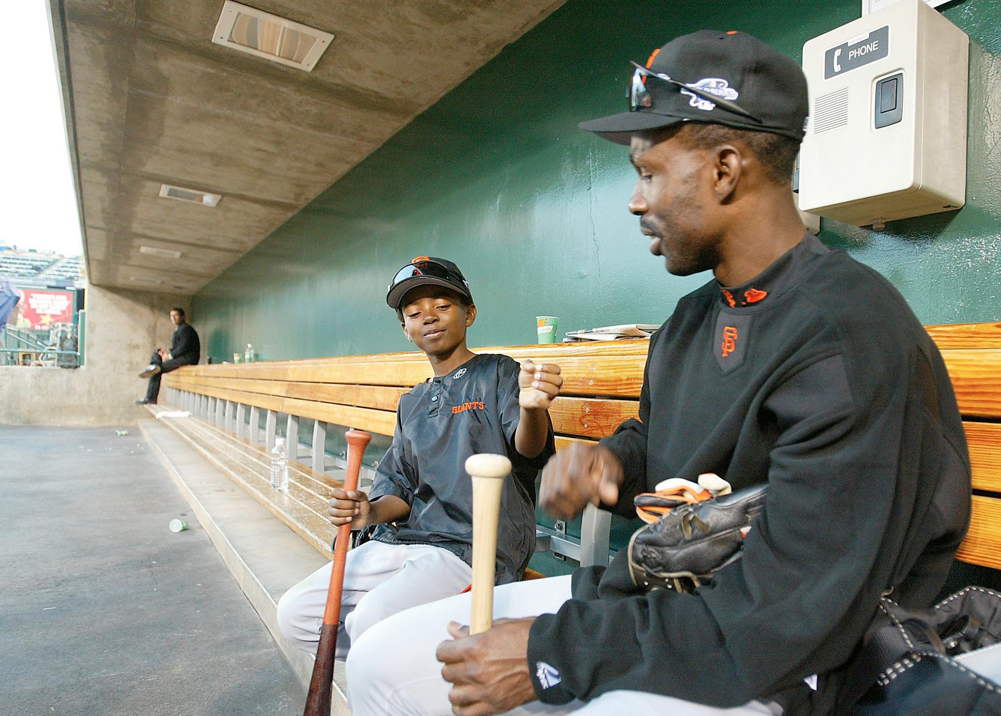 Giants coach Shawon Dunston still pained by 2002 World Series loss