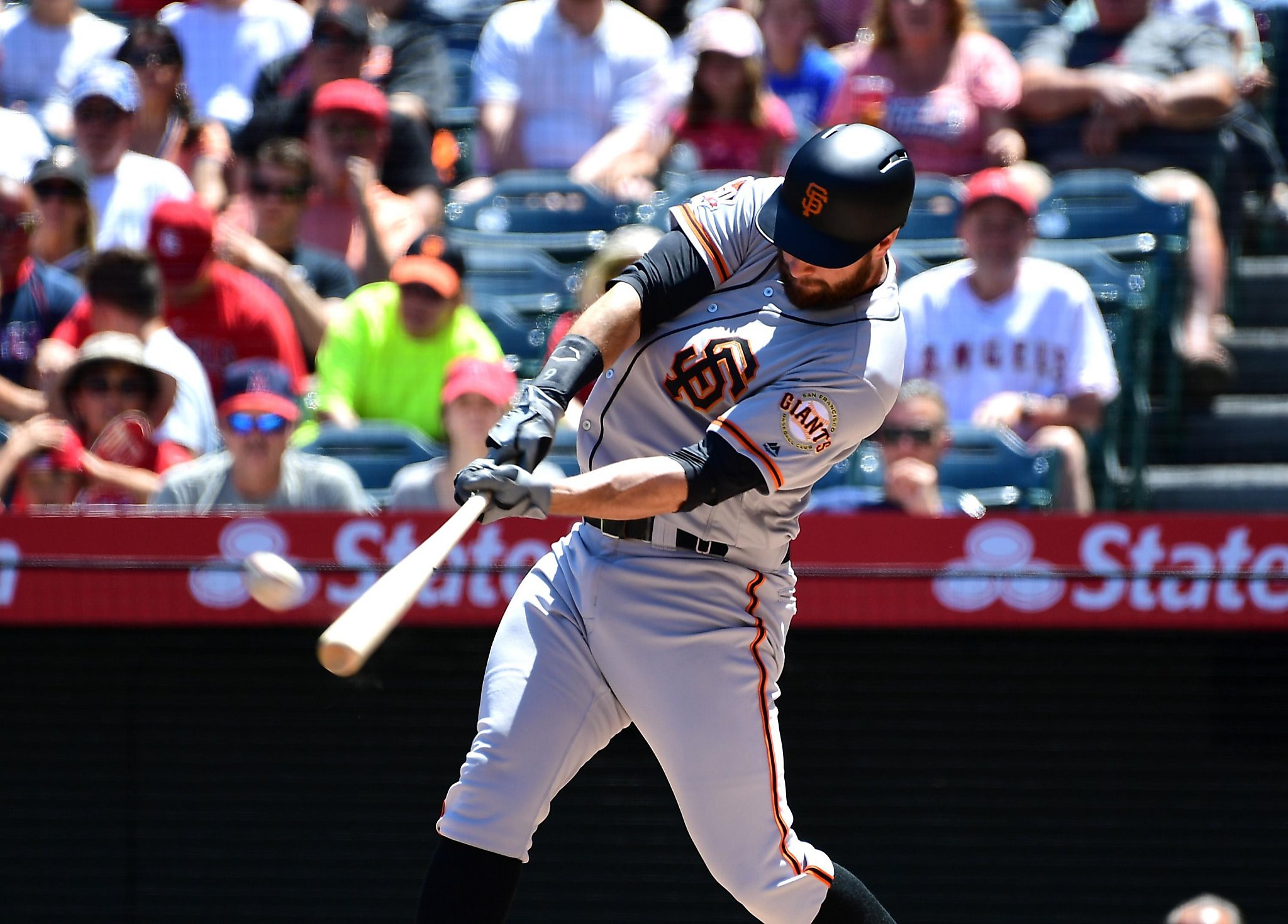 Giants bats remain cool, but Brandon Belt homers, in loss to Indians