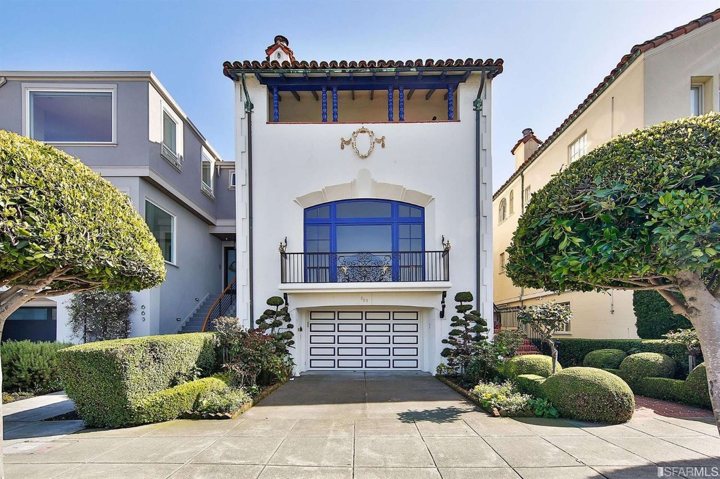 Spanish Mediterranean with frontrow spot on S.F. Bay listed for 5.9