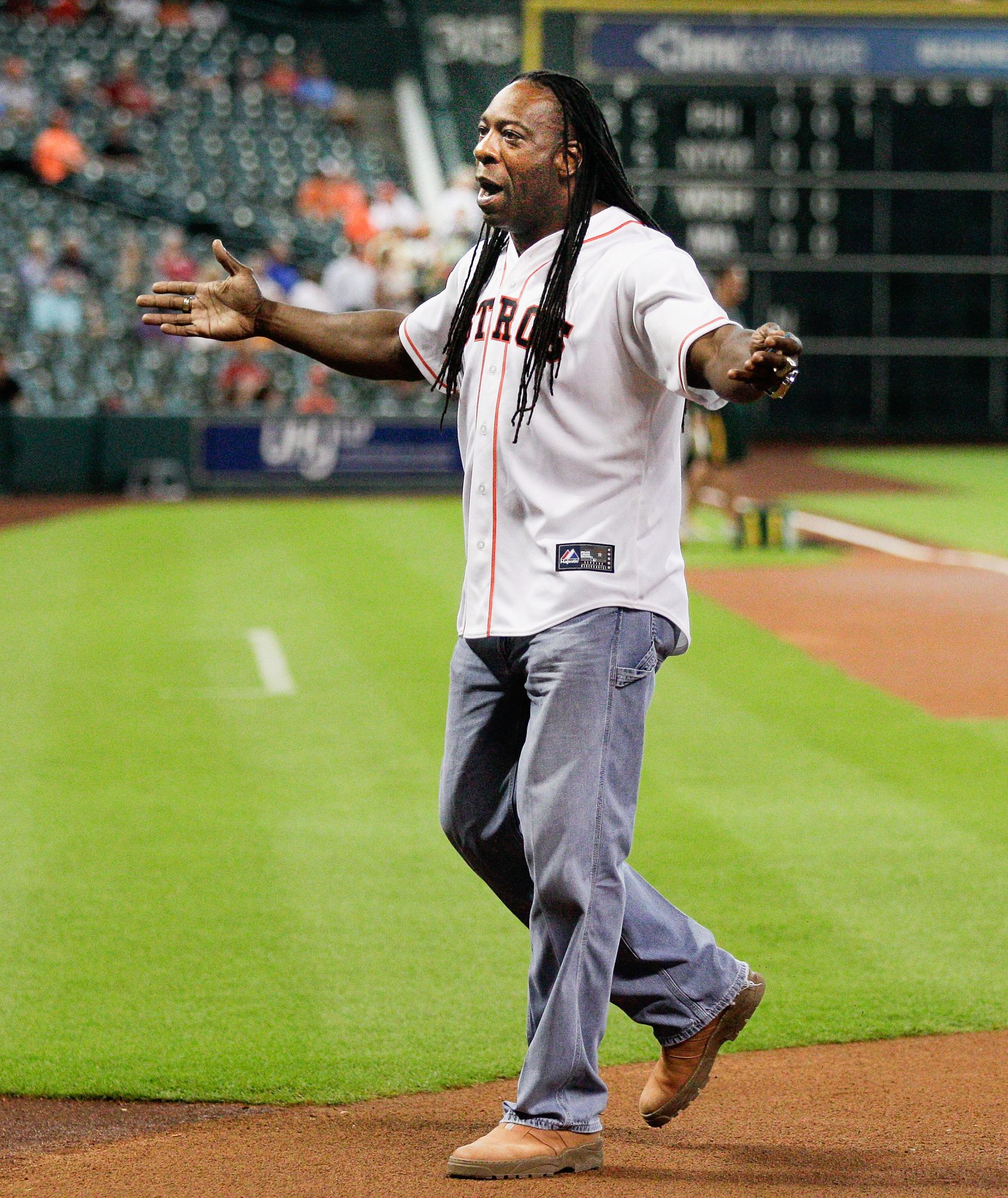 Houston Astros Orbit on X: When your outfit says, “I wanna be formal, but  I'm also going to an @Astros watch party.” #NeverSettle   / X