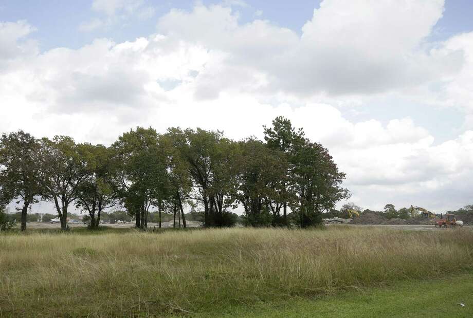 A good place for a detention basin? The former Pine Crest Golf Course, where Meritage Homes plans to build 900 single-family houses. Photo: Melissa Phillip, Houston Chronicle / Houston Chronicle / © 2017 Houston Chronicle