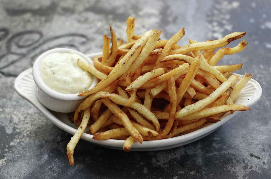 Review As a watering hole, Champagnecentered a’Bouzy in River Oaks sparkles Houston Chronicle