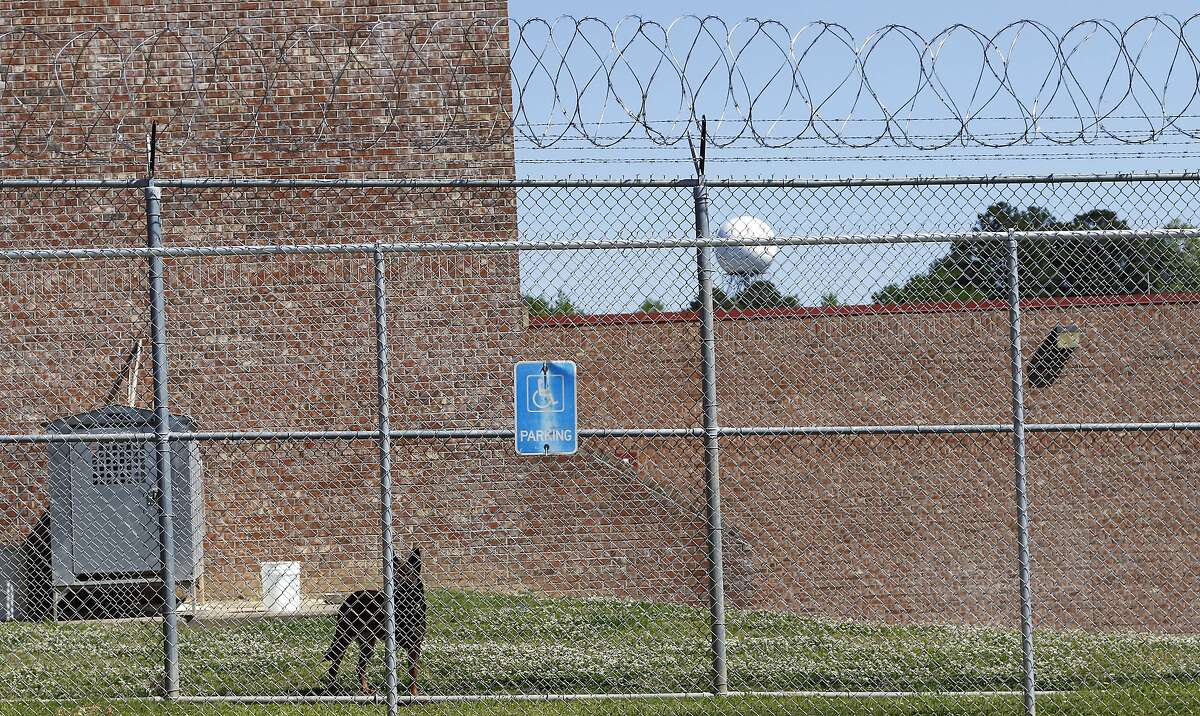 Stuck in jail Poor Mississippi inmates wait long for trial