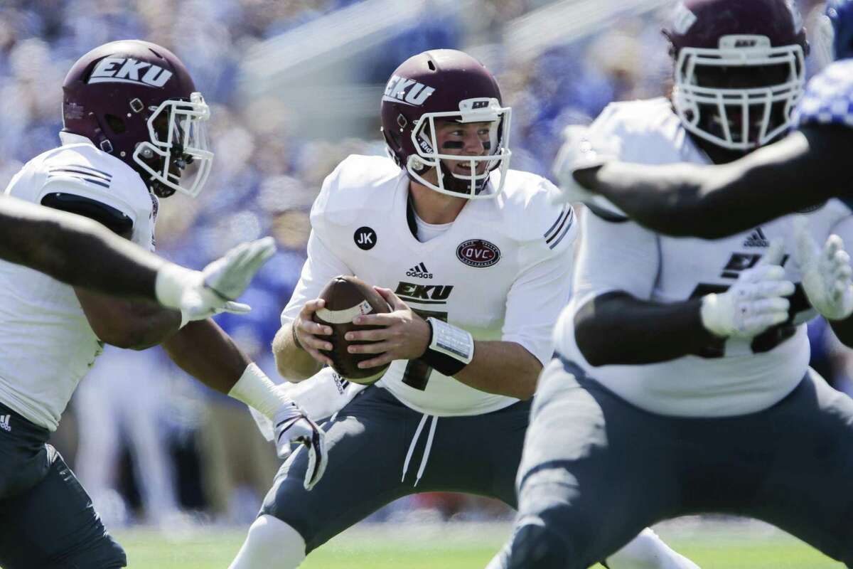 New York Jets quarterback Tim Boyle (7) drops back to pass during