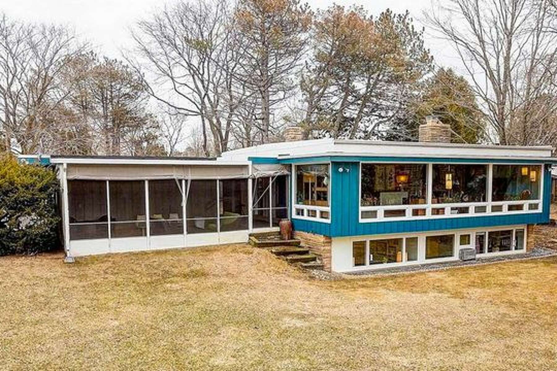Upside-Down House' Replica Wows Mid-Century Modern Fans in Wisconsin