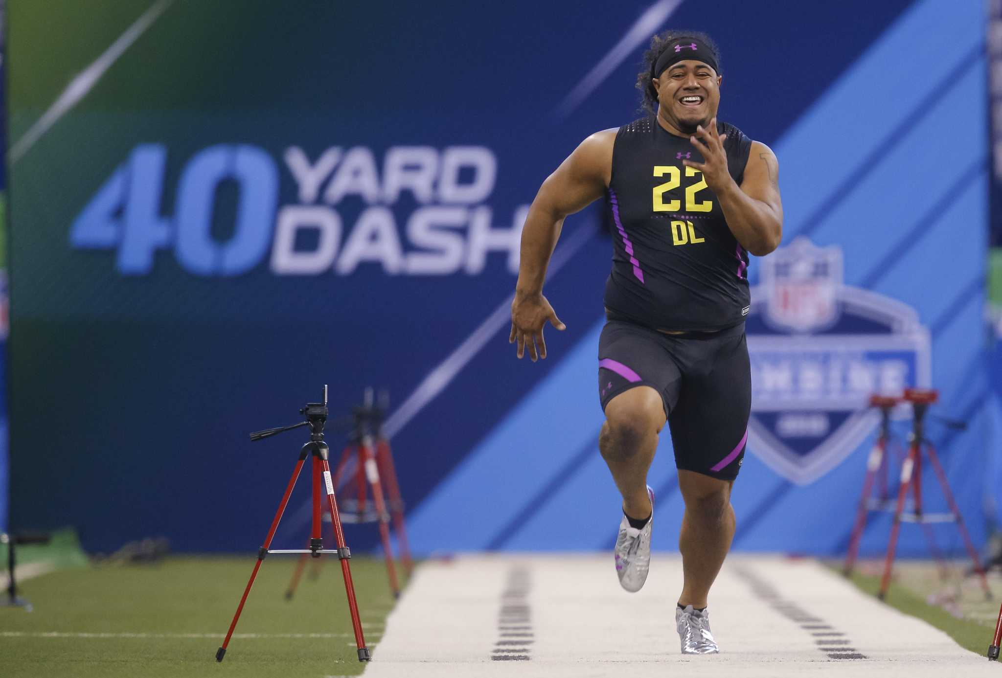 UW's Vita Vea will wait until after Fiesta Bowl to announce NFL