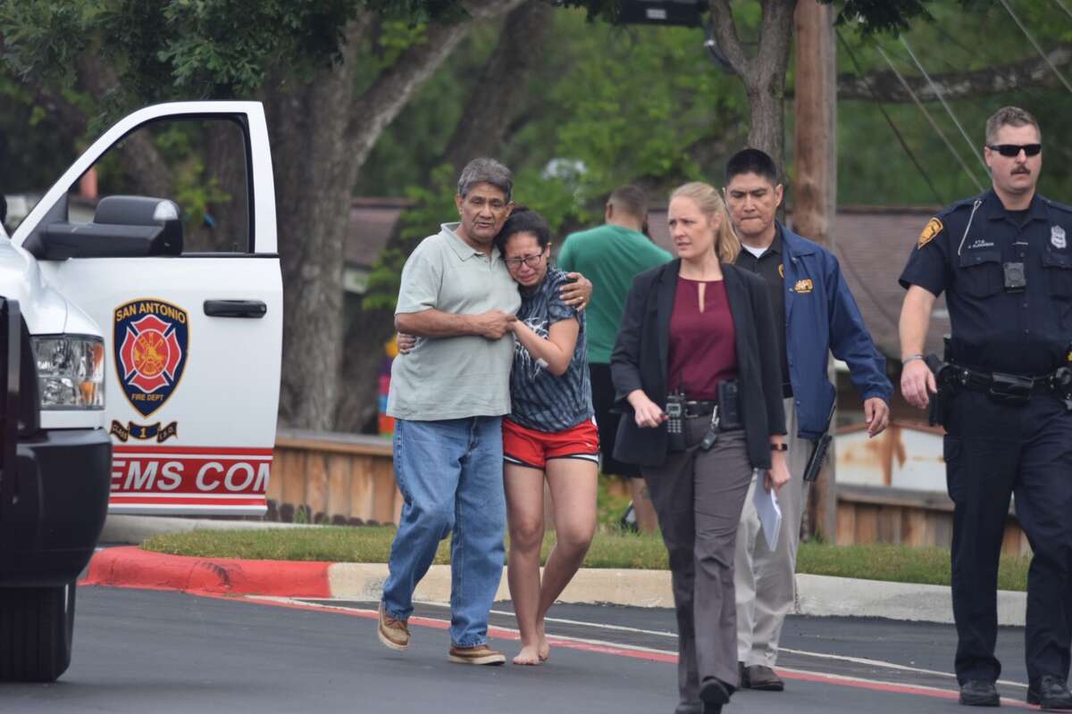 SAPD Man fatally shoots 18yearold exgirlfriend at S.A