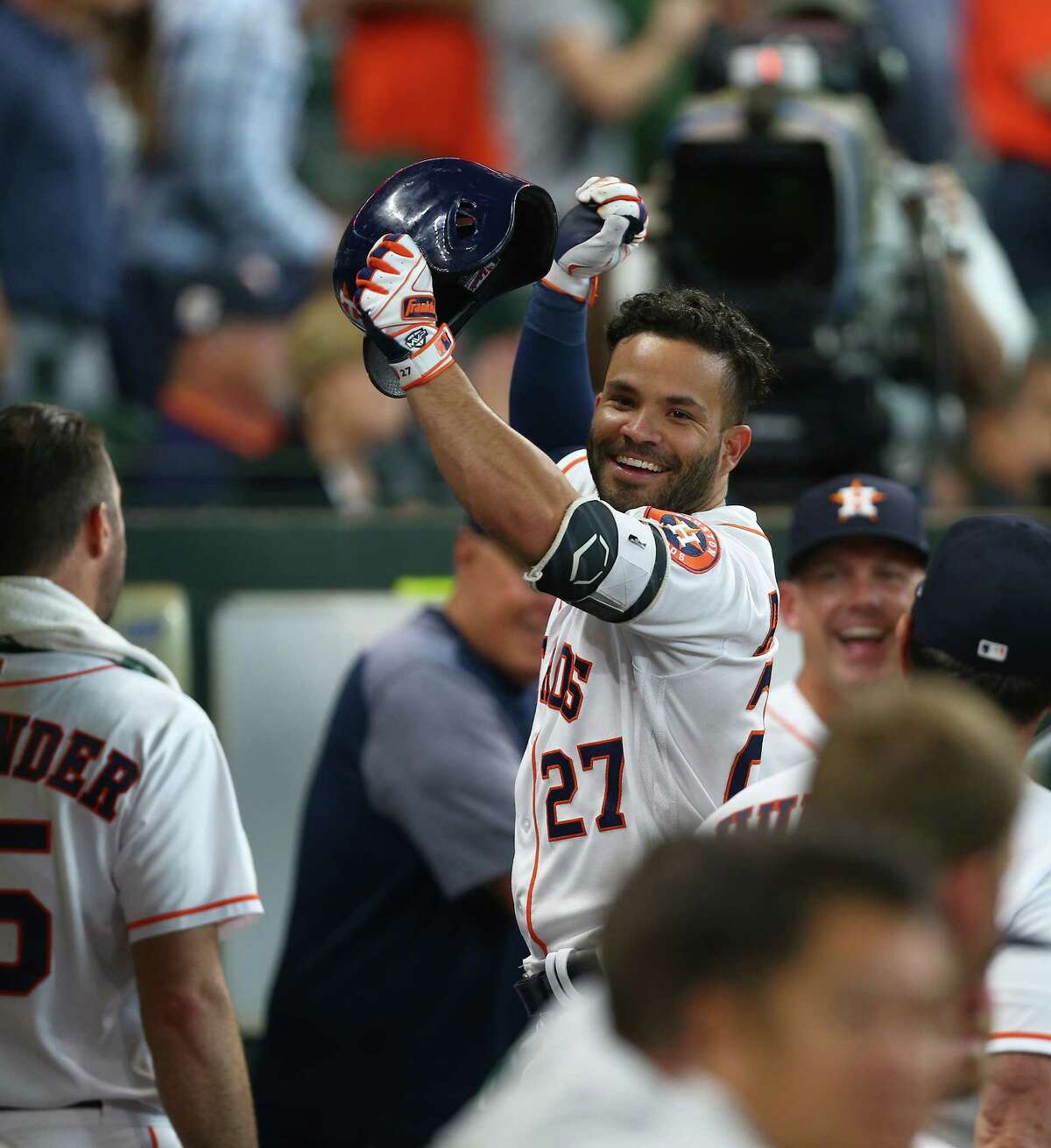 jose altuve home run game 7