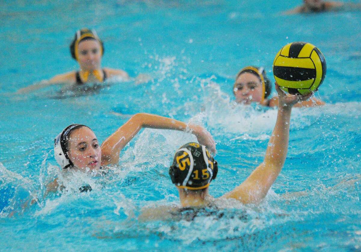 Greenwich Academy water polo team defeats Sacred Heart