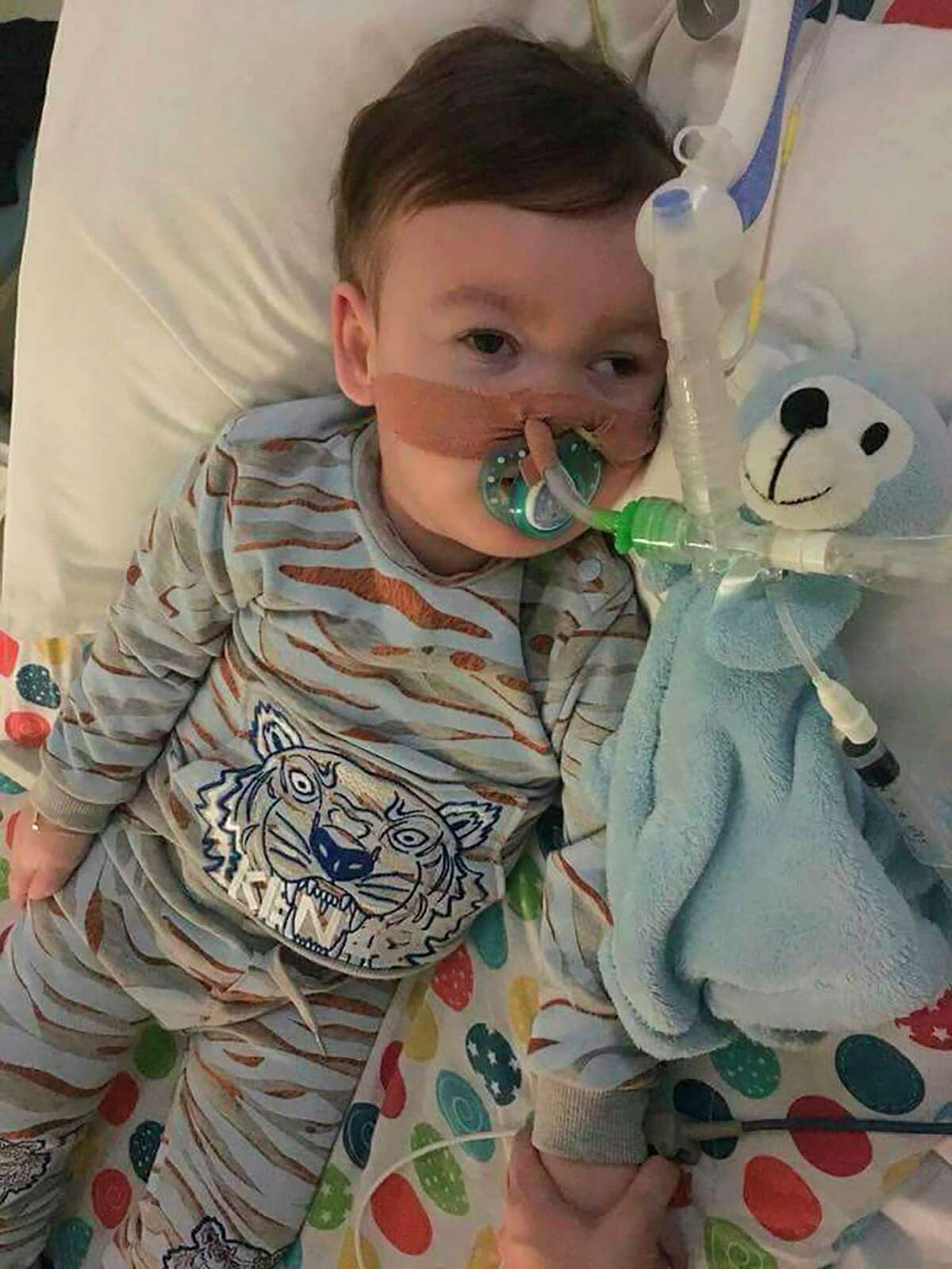 (FILES) In this file photo of April 05, 2018 a handout picture released by Action4Alfie operating the facebook group alfiesarmy and the Save Alfie Evans website on April 5, 2018 shows seriously ill British toddler Alfie Evans at Alder Hey Children's Hospital in Liverpool. The parents of terminally ill British boy Alfie Evans lost their court appeal on April 25, 2018 against a ruling preventing them from taking their son, who suffers from a rare neurological disease, to Rome for treatment. / AFP PHOTO / Action4Alfie / Action4Alfie / RESTRICTED TO EDITORIAL USE - MANDATORY CREDIT "AFP PHOTO / ACTION4ALFIE " - NO MARKETING NO ADVERTISING CAMPAIGNS - RESTRICTED TO SUBSCRIPTION USE - DISTRIBUTED AS A SERVICE TO CLIENTS ACTION4ALFIE/AFP/Getty Images