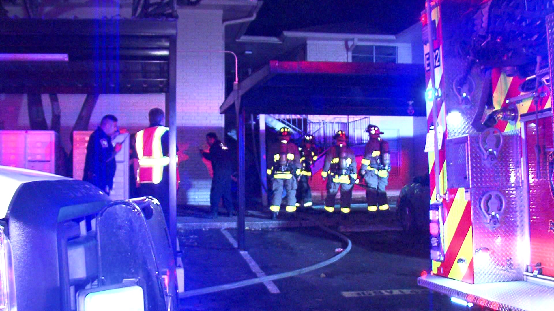 Woman hospitalized after jumping from burning NW side apartment complex
