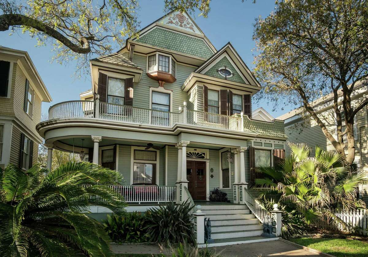 historic homes tour galveston