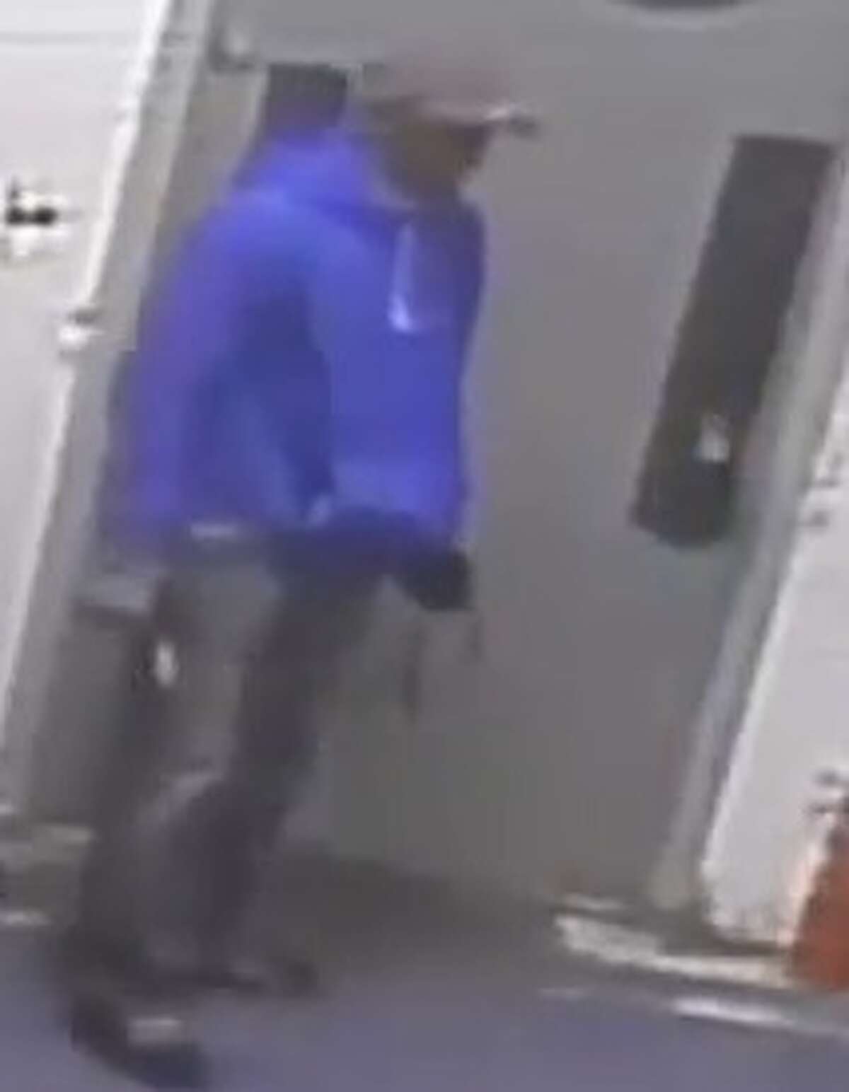 Suspect zipties employees in Kingwood TMobile robbery