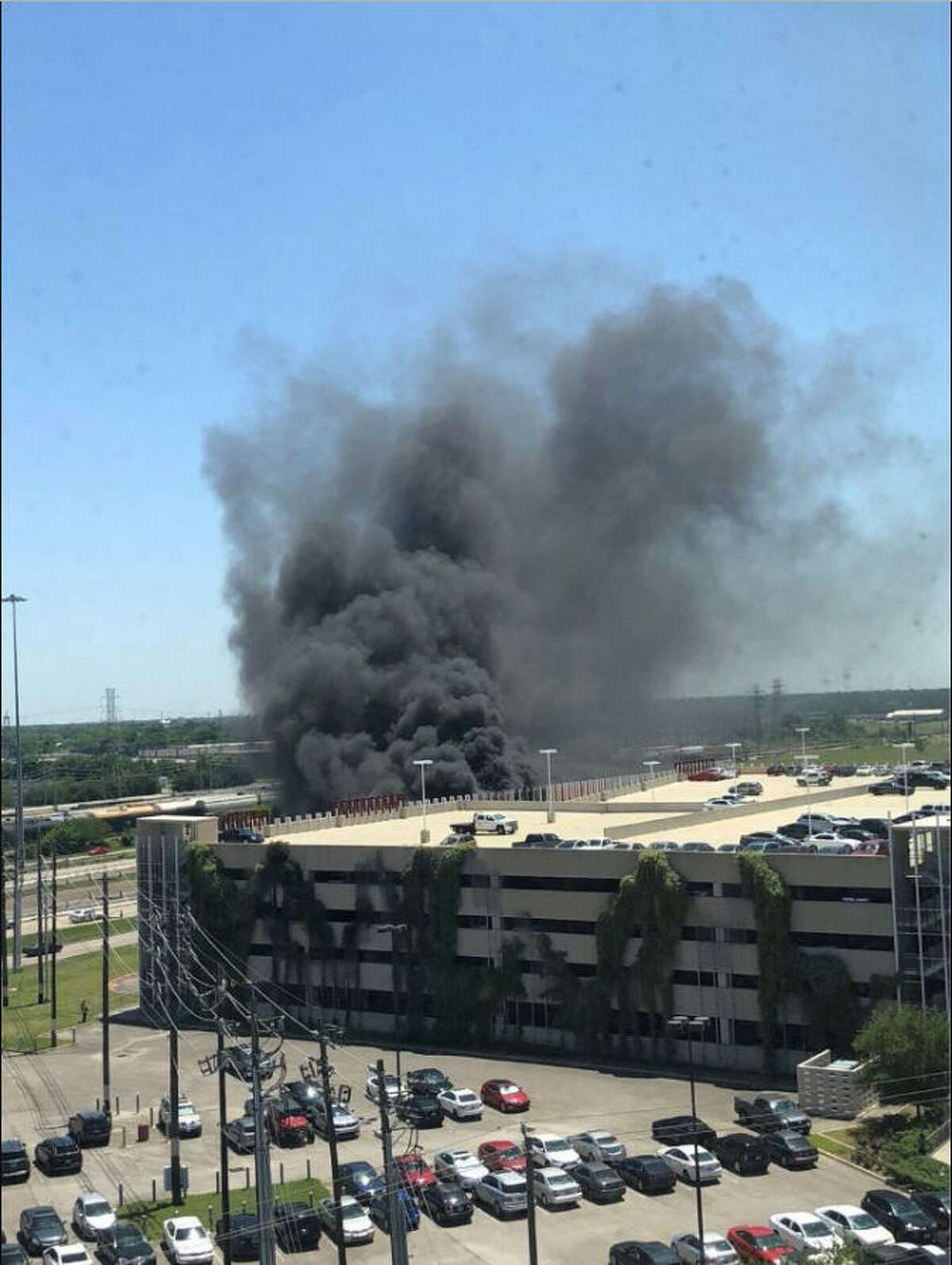 Update: 4 vehicles destroyed, others damaged in University of Houston fire