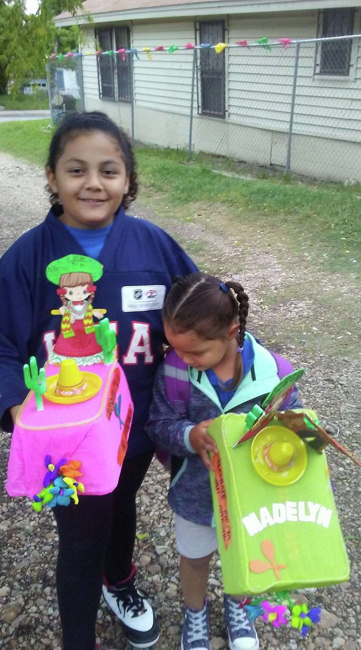 Shoebox floats continue San Antonio's Fiesta tradition