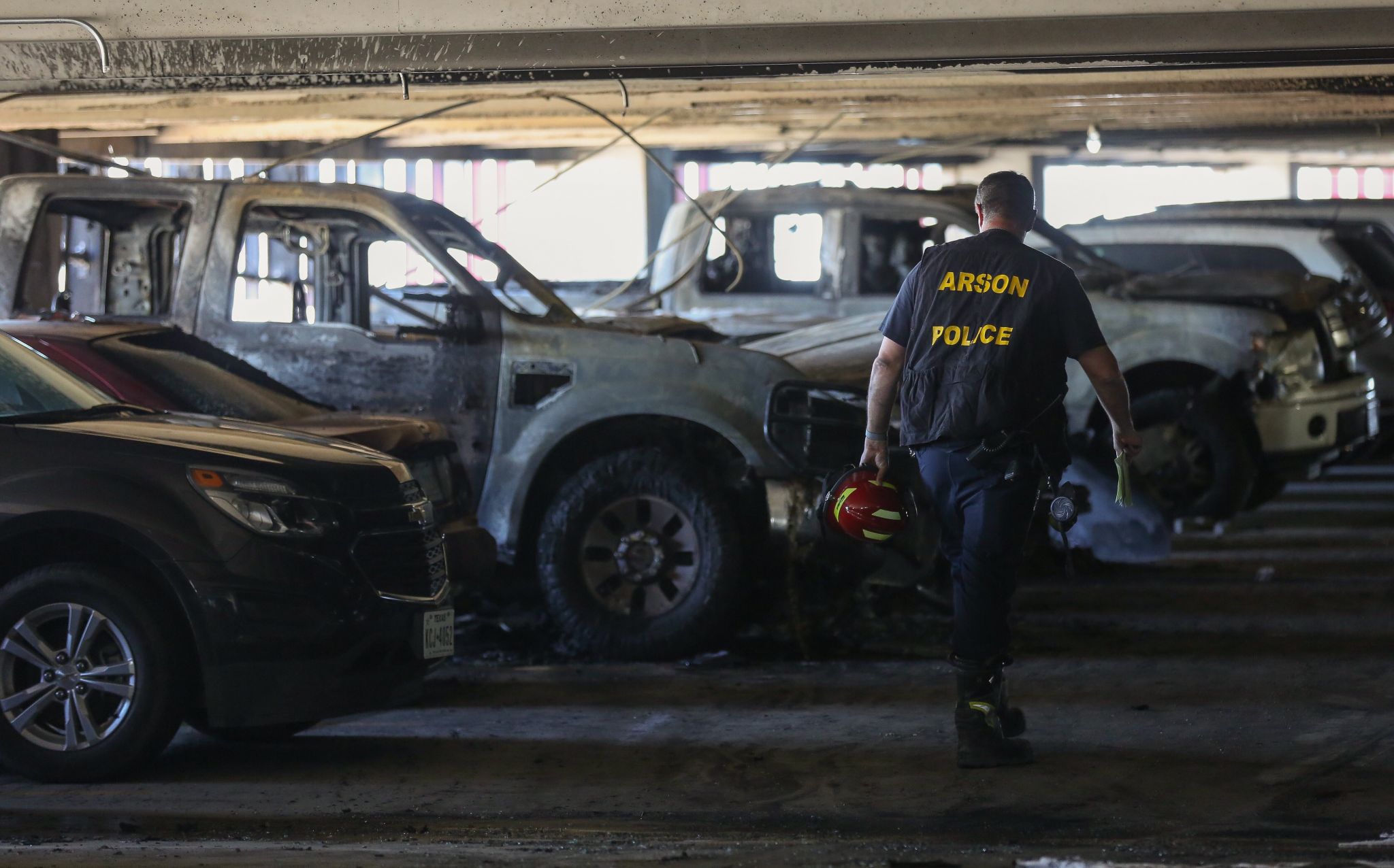 Update 4 vehicles completely destroyed, others damaged in UH fire