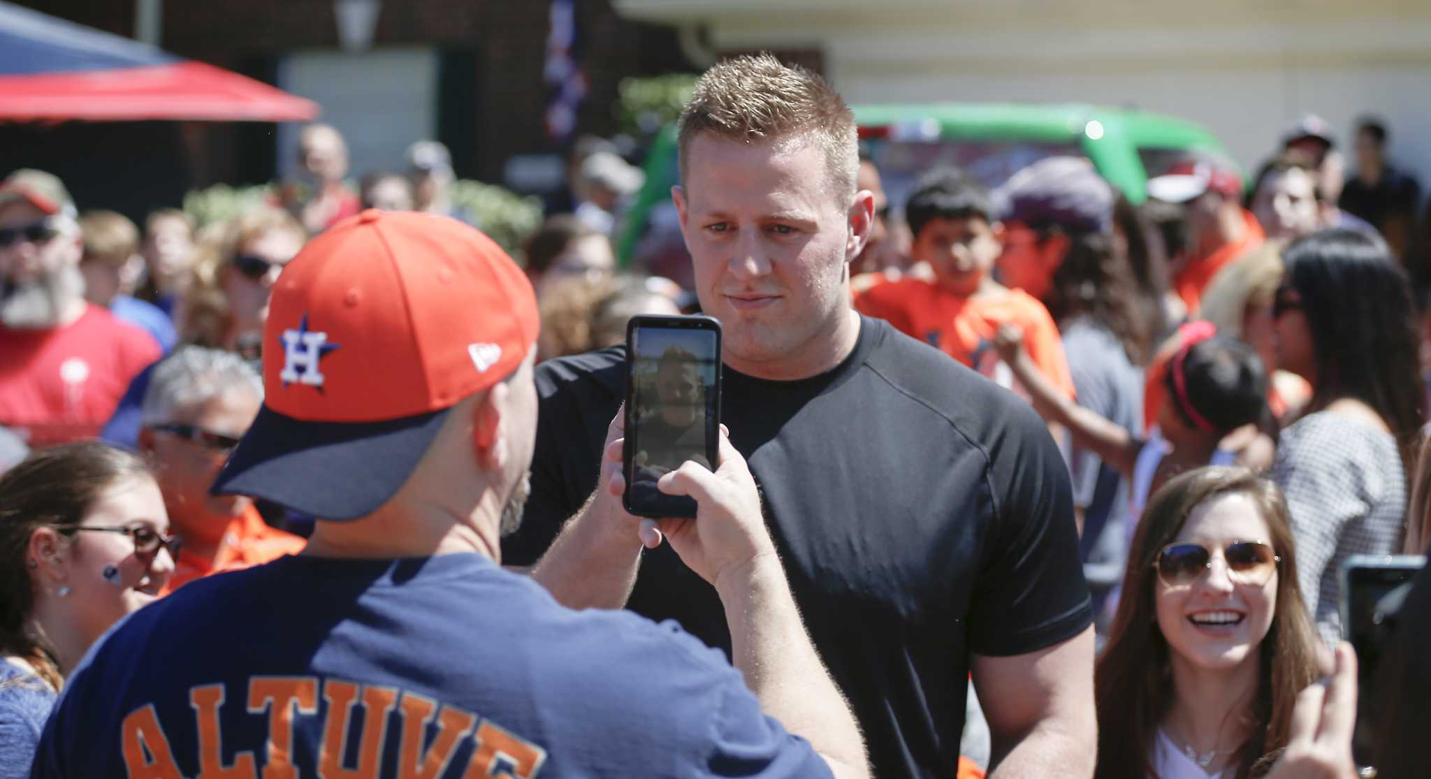 JJ Watt Walked Into Lucas Oil Stadium Today Wearing an Altuve Jersey  Backwards - Texas is Life