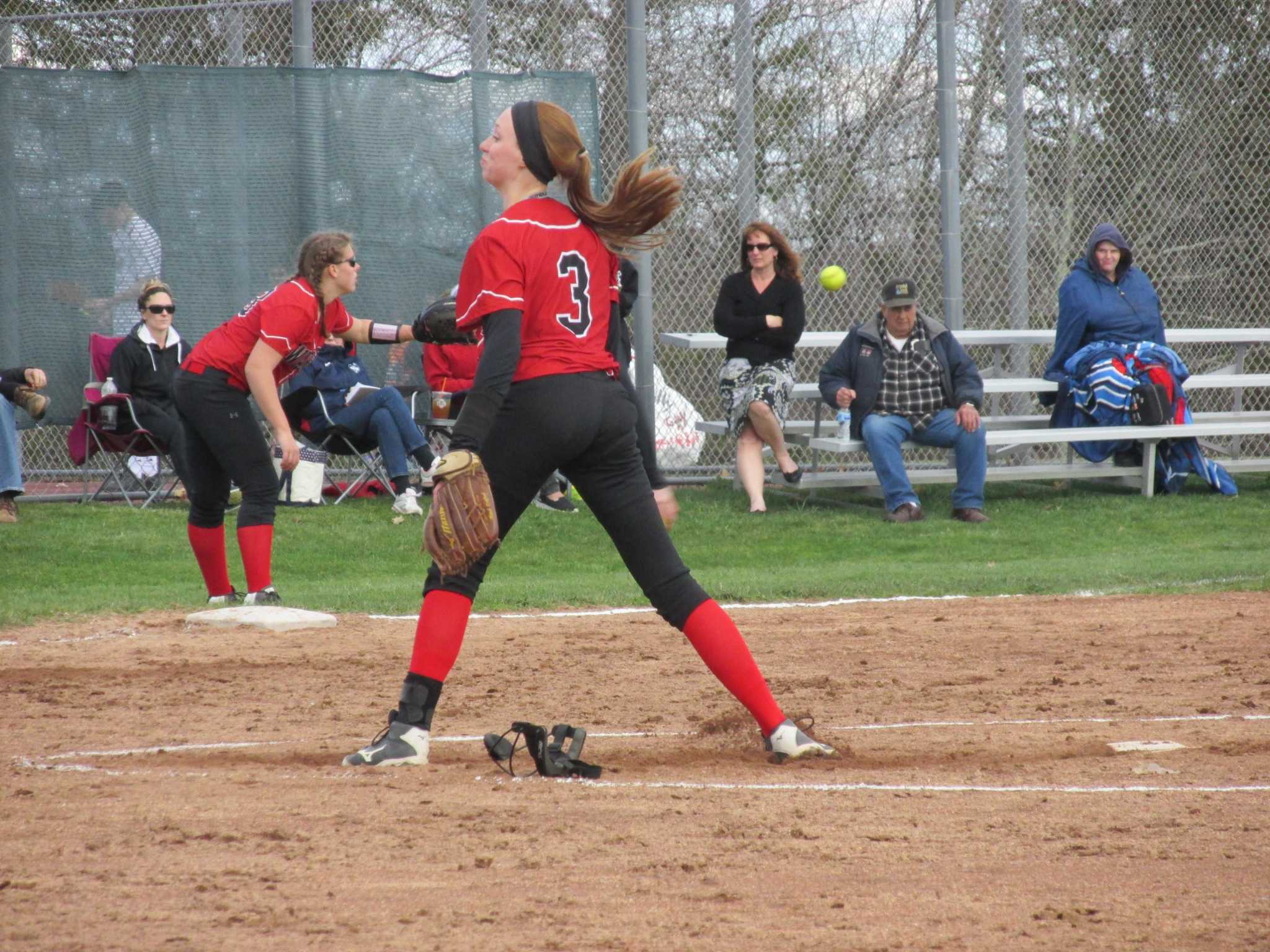 Softball Wamogo Rallies For Win Over Lewis Mills