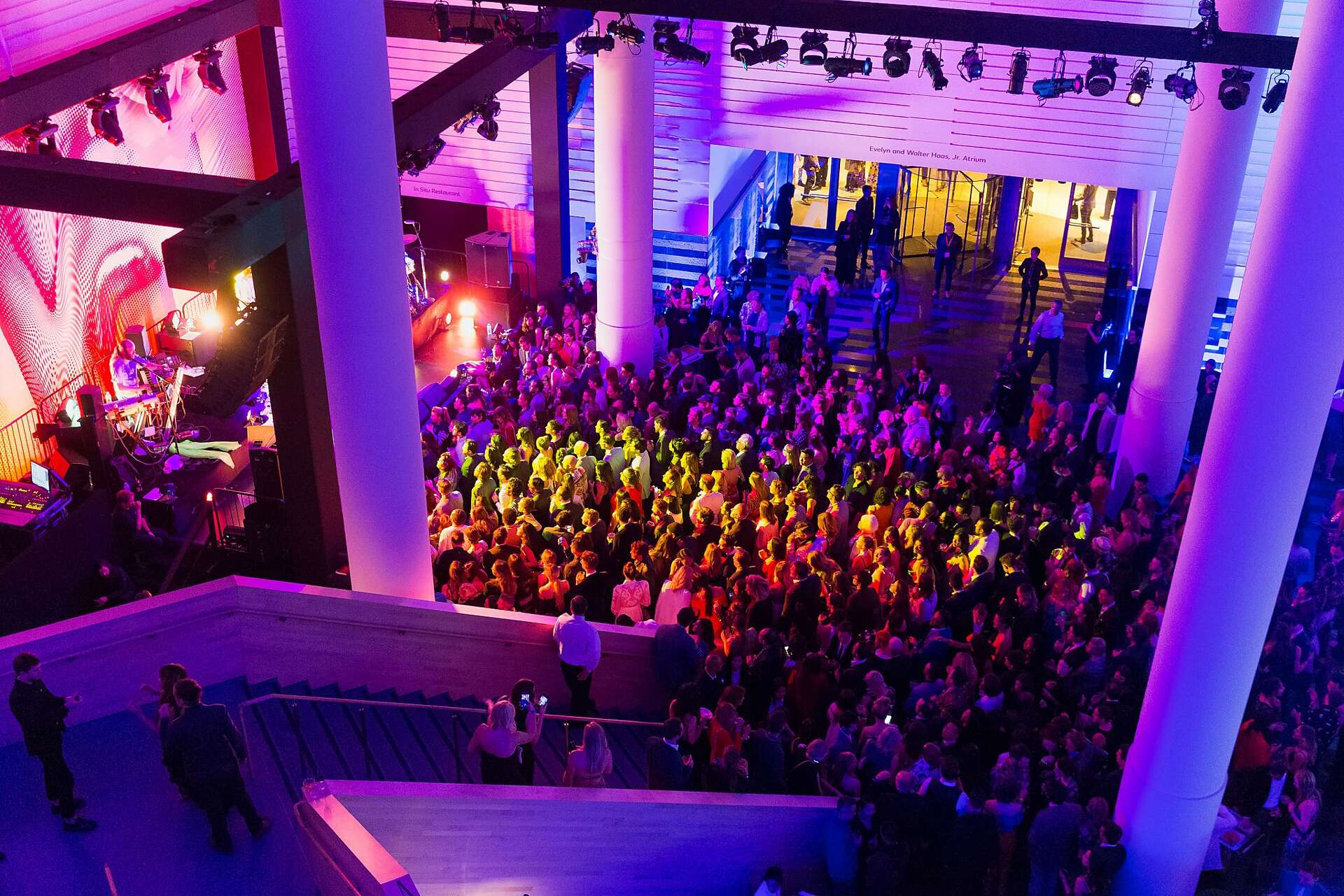 Art lovers at the bold, bright Modern Ball raise $4 million for SFMOMA, image size:1920x1281