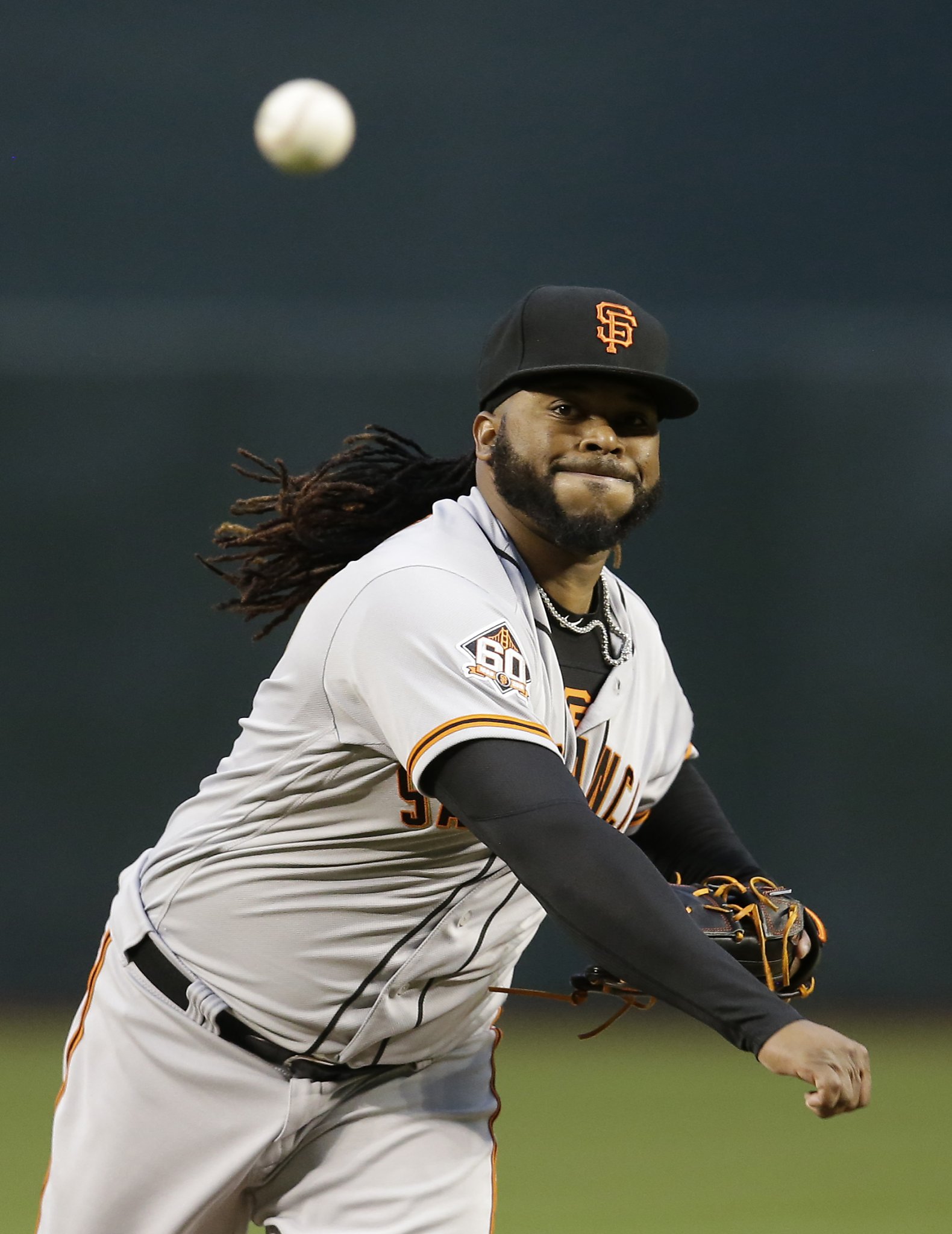 Giants pitcher Johnny Cueto on DL with elbow inflammation