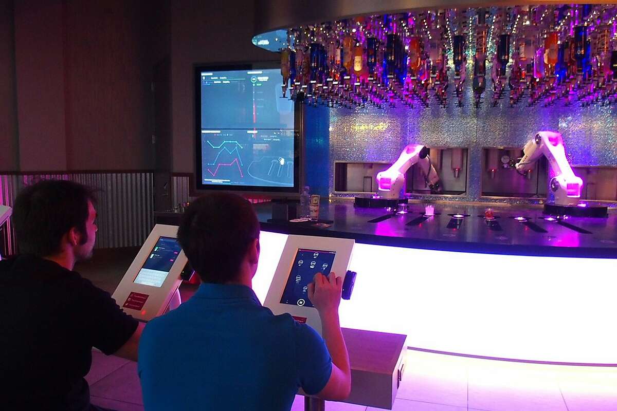 Hightech Vegas Is your hotel room smarter than you?