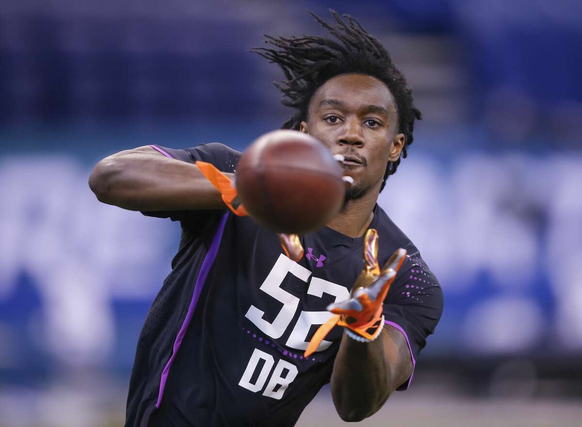 Seahawks use fifthround selection on CB Tre Flowers