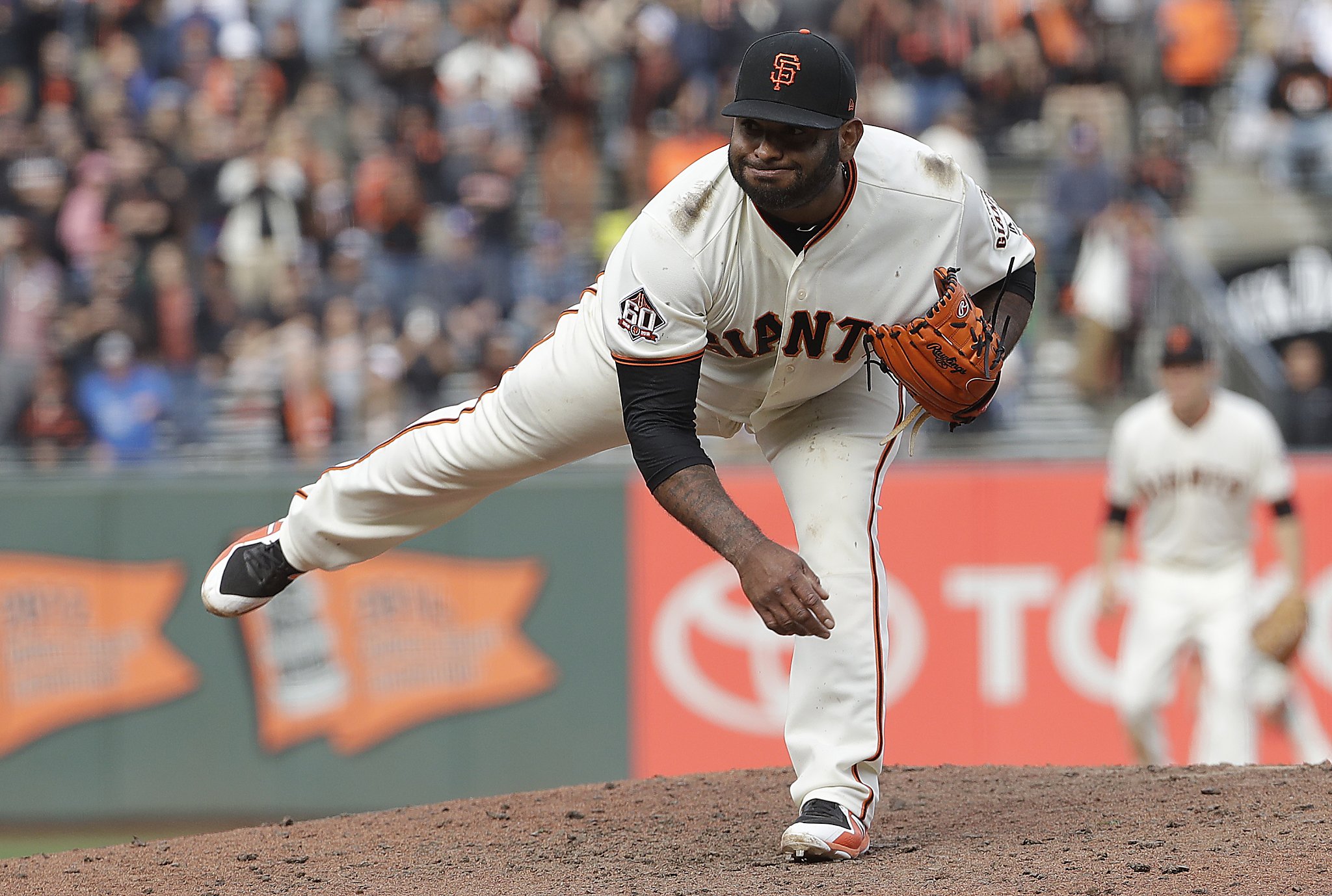 Giants' Pablo Sandoval gets to pitch against Dodgers  and flat-out  dominates