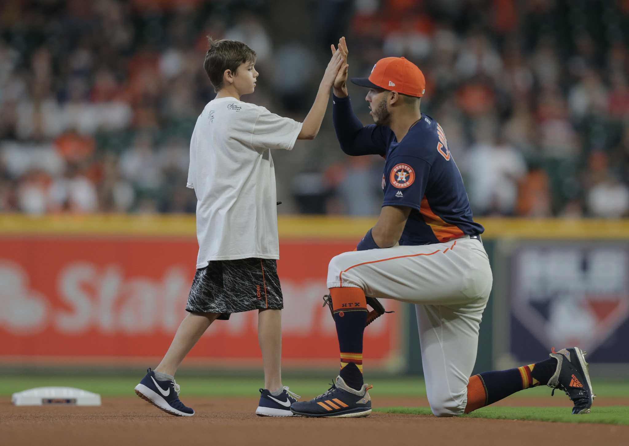 houston astros fan that touched fly ball｜TikTok Search