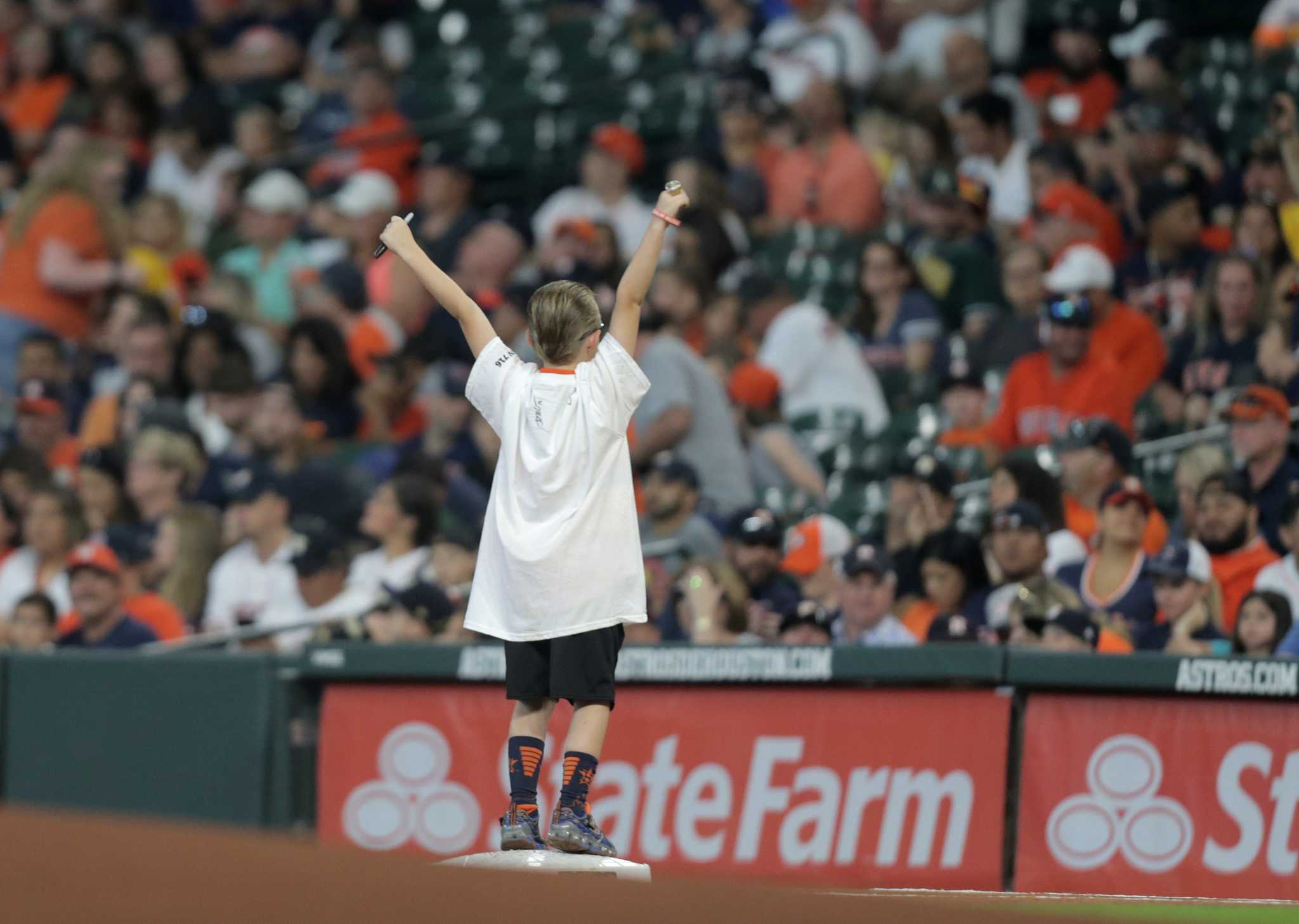 Astros Fan Pulls Away From Woman on Jumbotron, Sparking Speculation