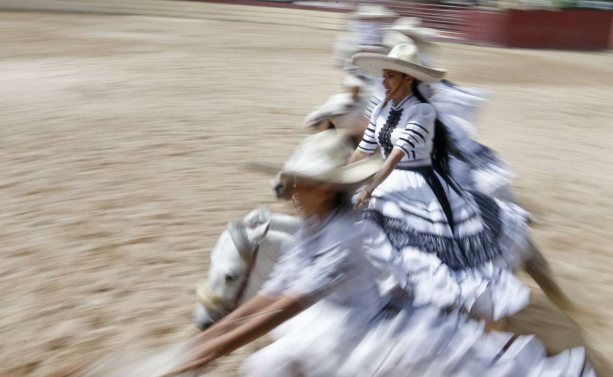 Charros and escaramuzas excite crowd at fan-favorite Fiesta Charreada