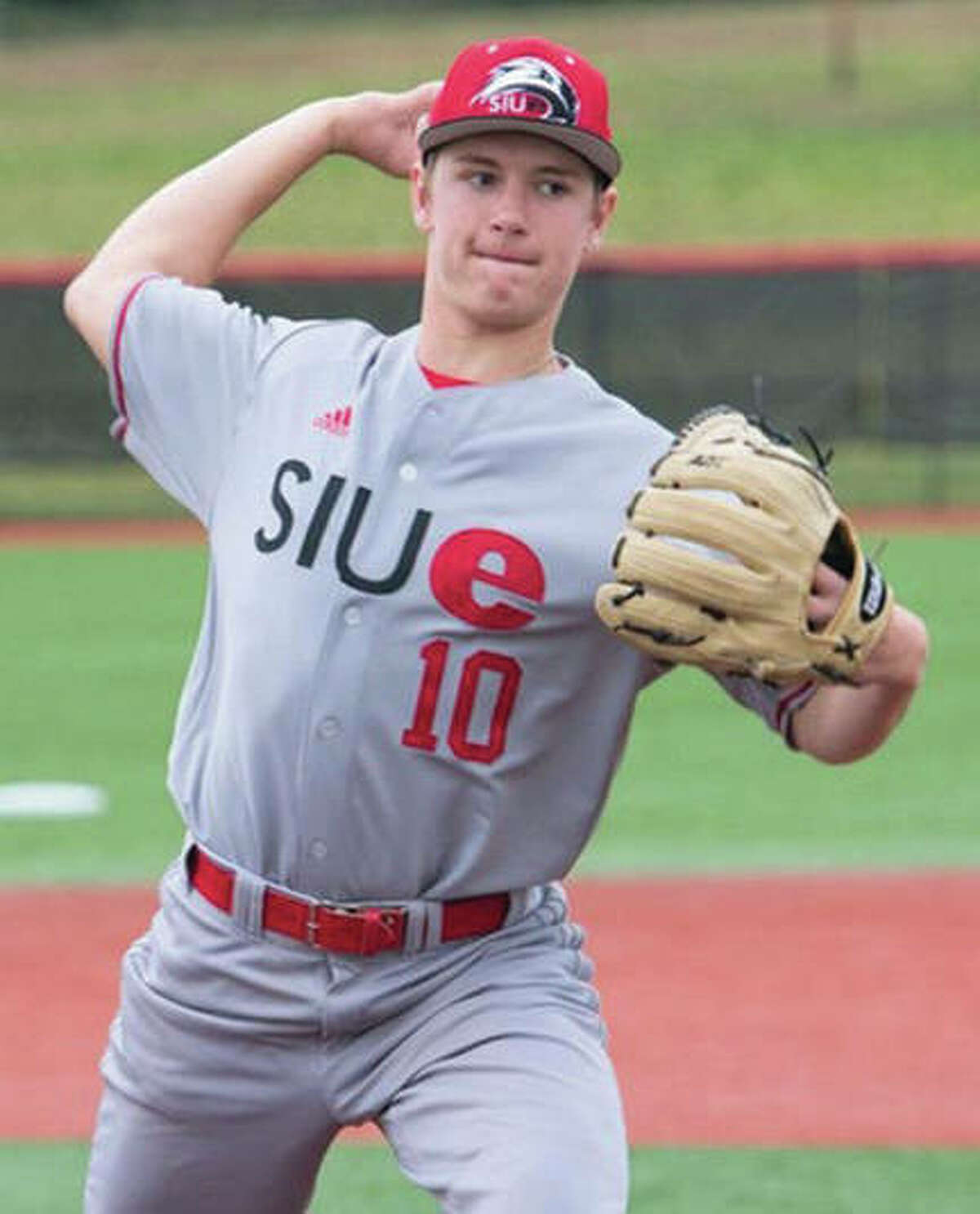 SIUE pitcher Kenny Serwa was a unanimous choice as the Ohio Valley conference Pitcher of the week after a dominating performance in Saturday’s win over Samford.