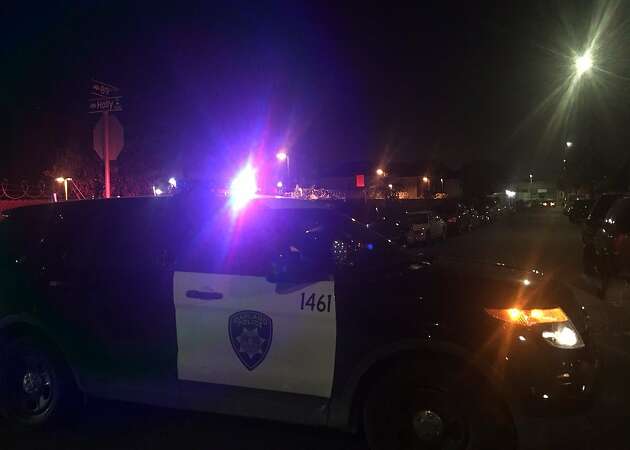 2 people killed late Monday night in East Oakland
