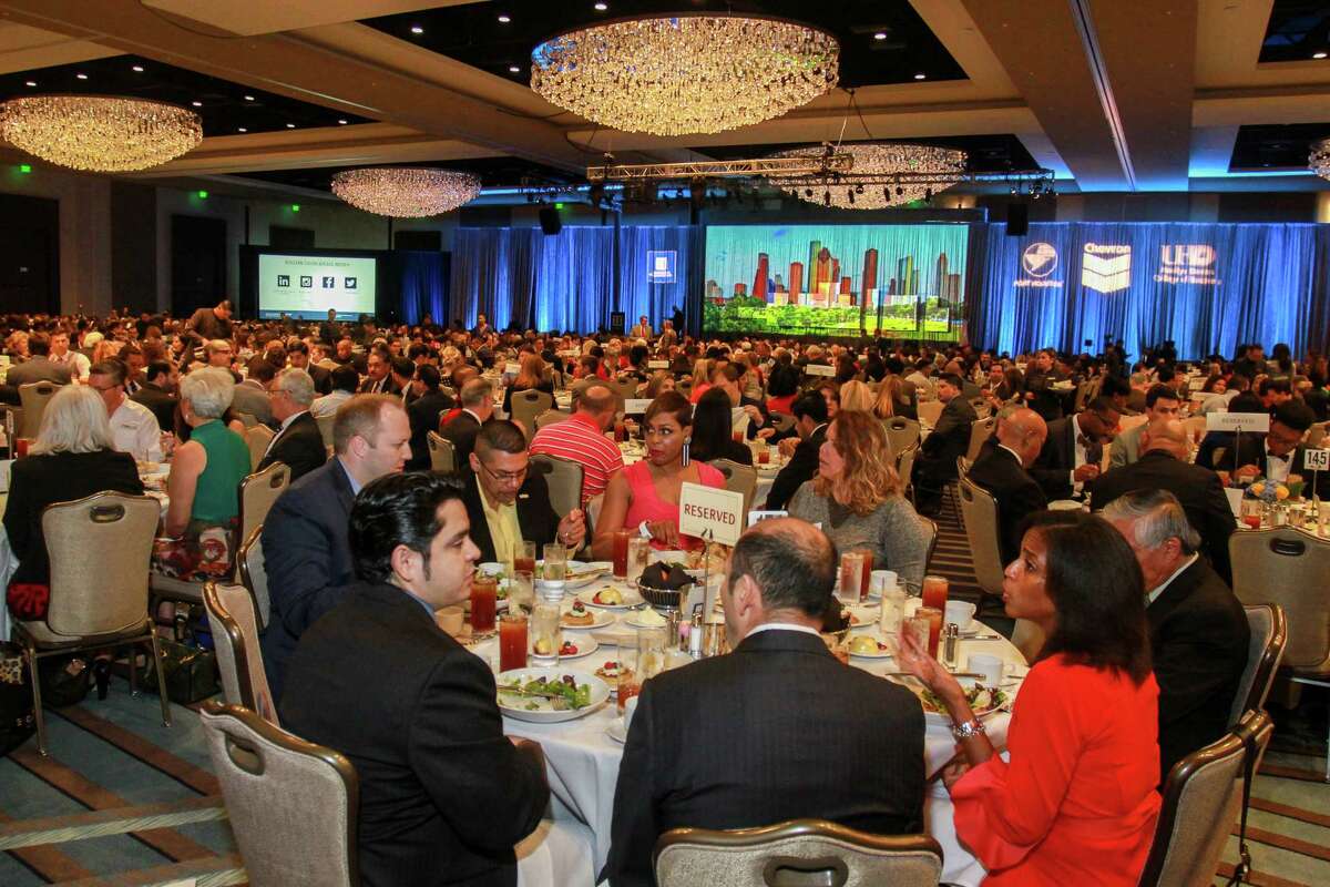 Hispanic Chamber Luncheon Has Record 2,000 Guests