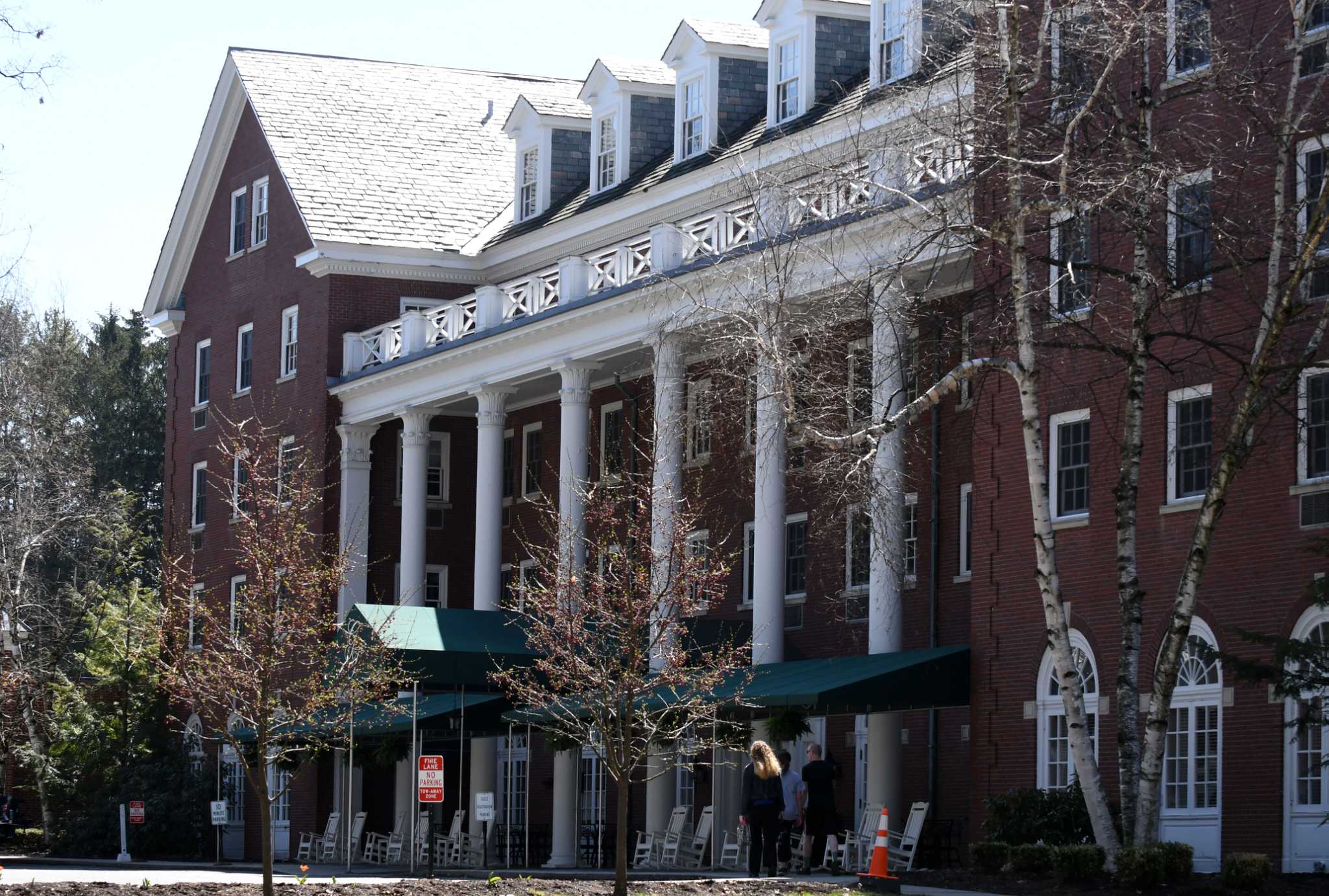 Gideon Putnam hotel in Saratoga Springs to reopen Saturday