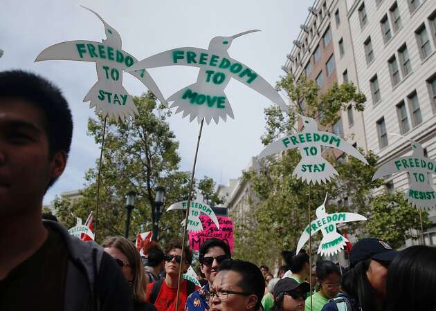 Hundreds march in Oakland to celebrate May Day