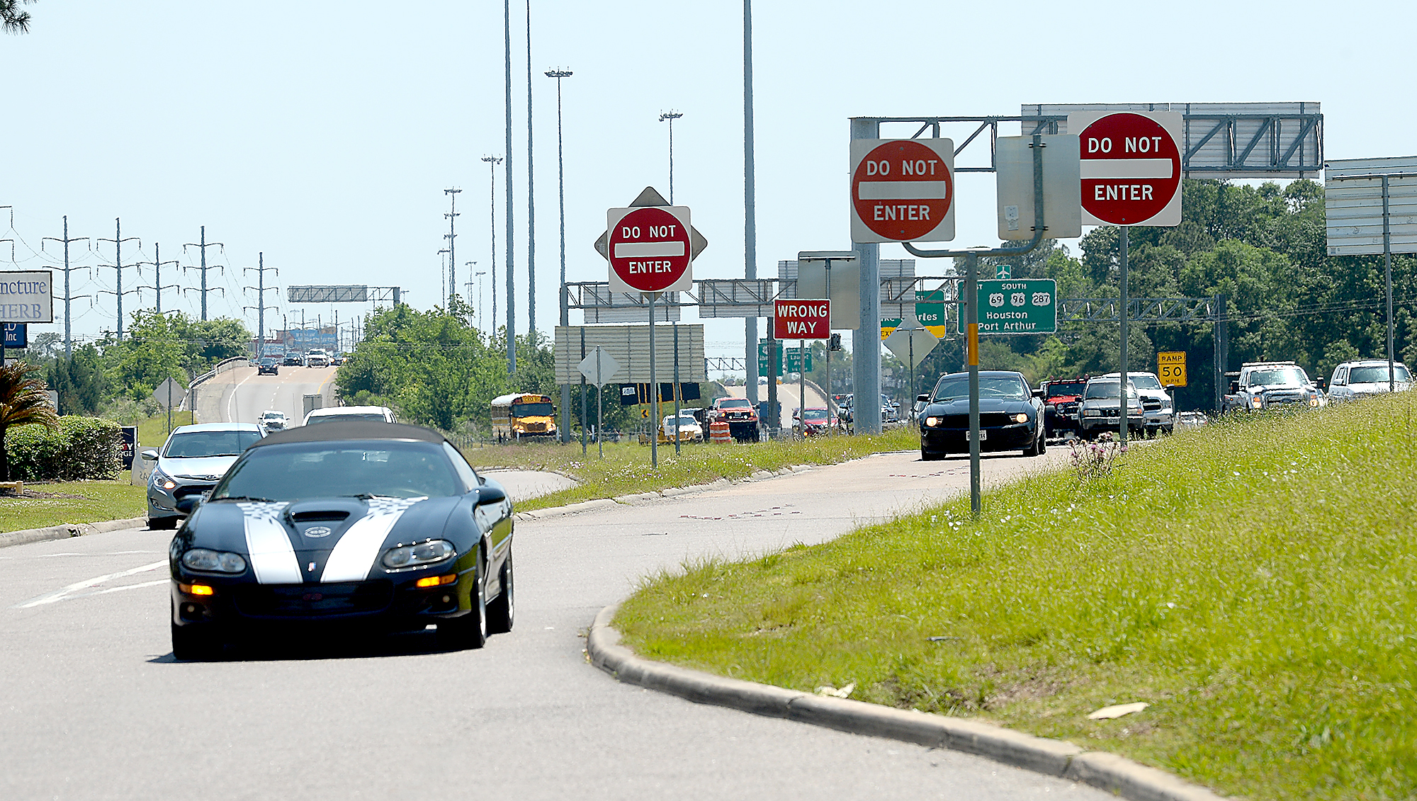 Construction worker dead after multi vehicle crash on Eastex Freeway