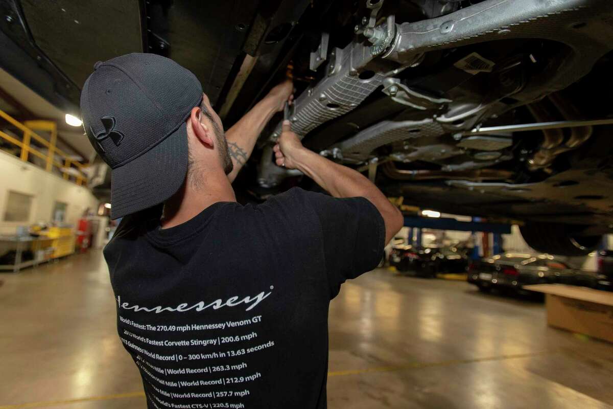 Soupedup Hennessey Lincoln Navigator goes to the front of the school