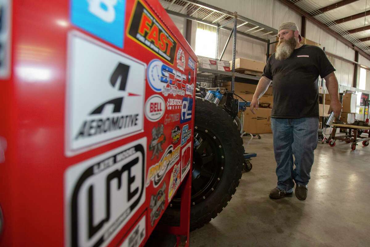Soupedup Hennessey Lincoln Navigator goes to the front of the school