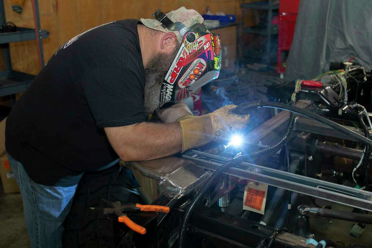 Soupedup Hennessey Lincoln Navigator goes to the front of the school