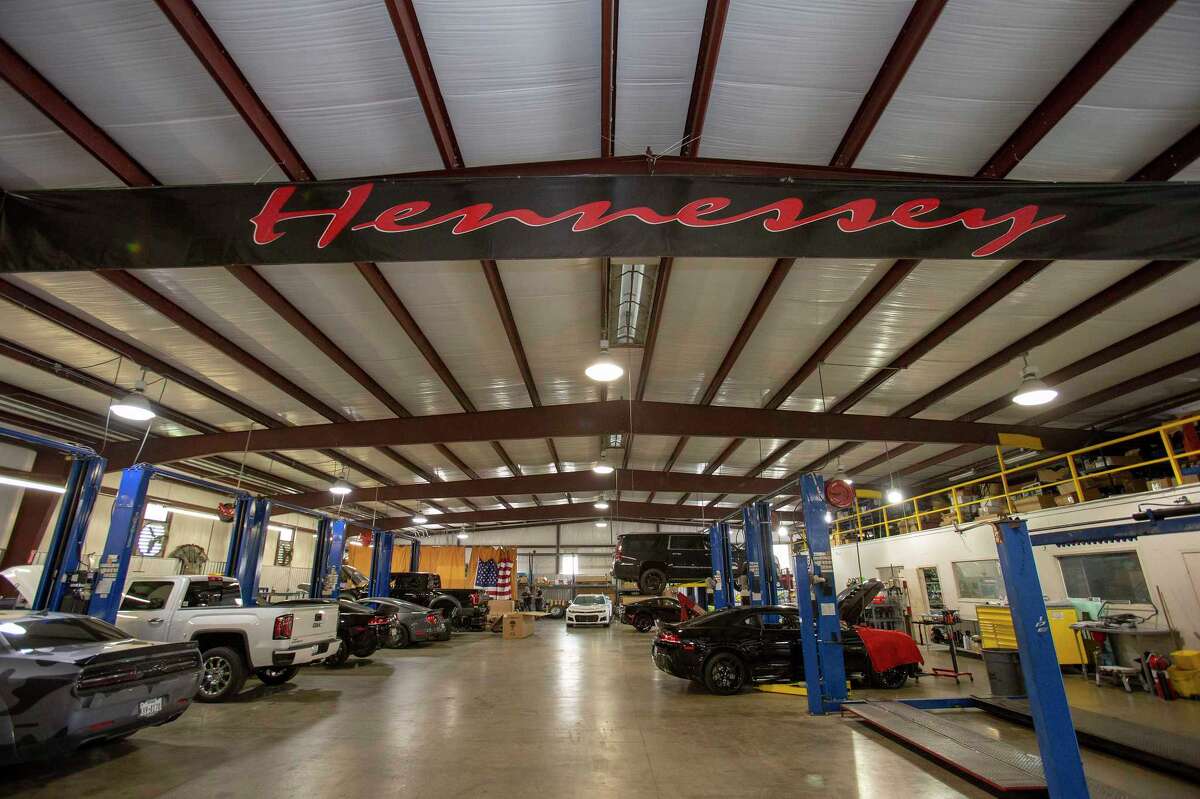 Soupedup Hennessey Lincoln Navigator goes to the front of the school