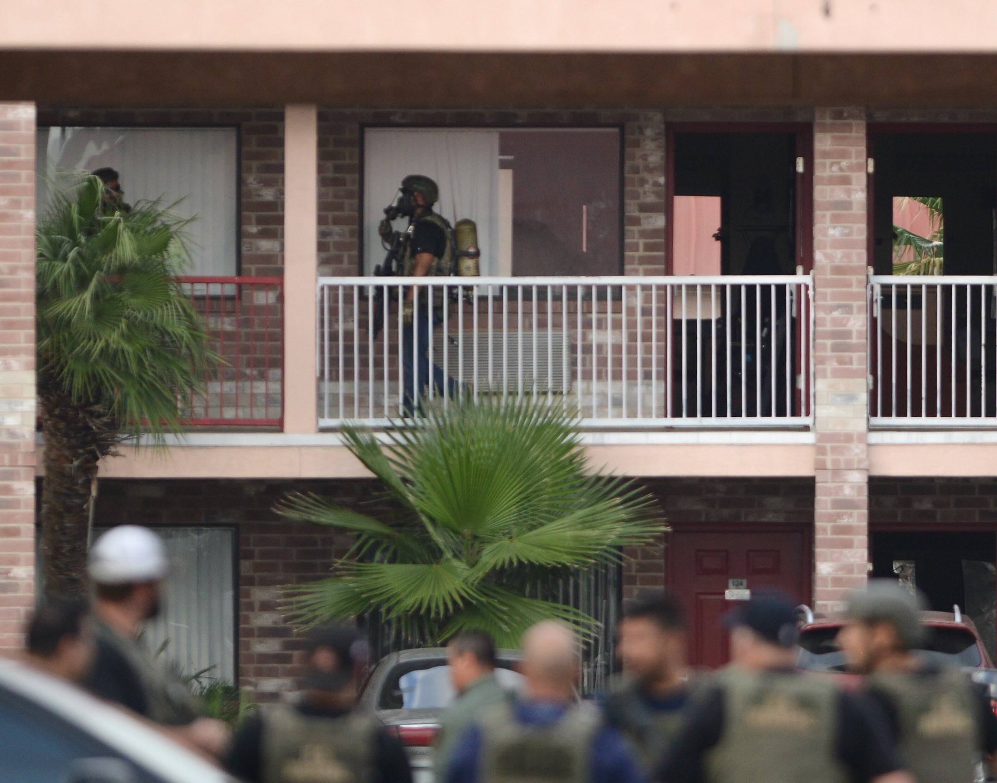 Two suspects arrested after hours-long standoff near downtown San ...