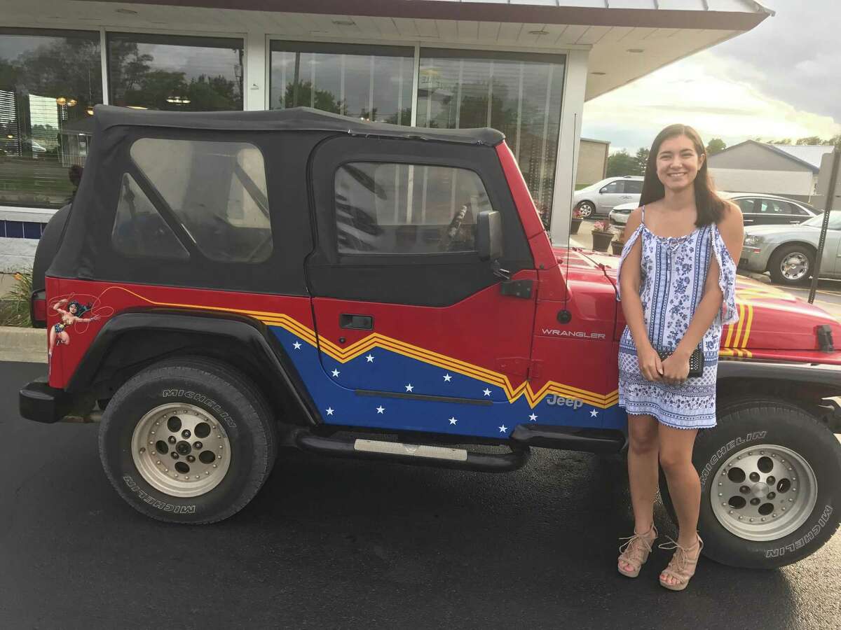 wonder woman jeep