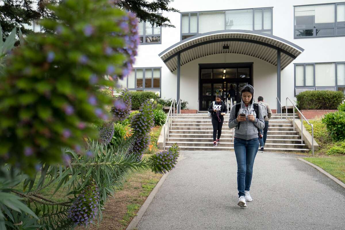 Jessica Guizar, a freshman studying pre-nursing, walks on campus at SF State University in San Francisco, Calif. on Thursday, May 3, 2018. Author and nurse Deborah Lanza argues that public college nursing programs are excellent - but hard to get into.