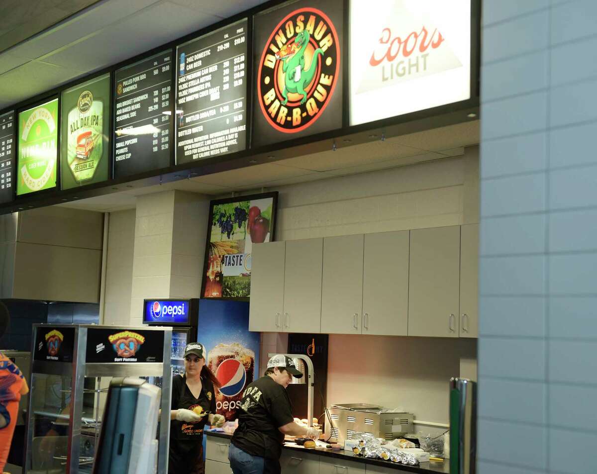 More performance venues going cashless for concessions