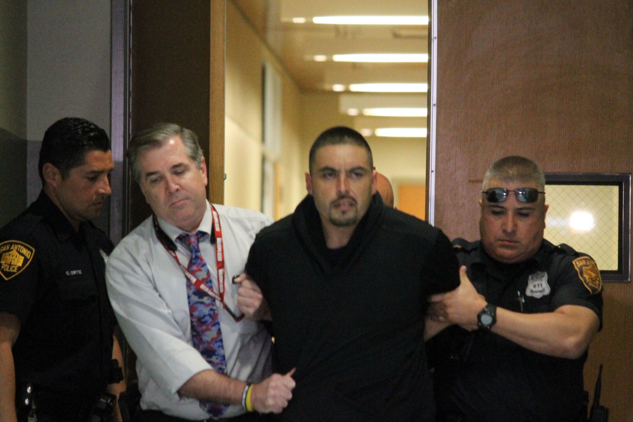 Suspect in fatal shooting in San Antonio apartment shouts defense while