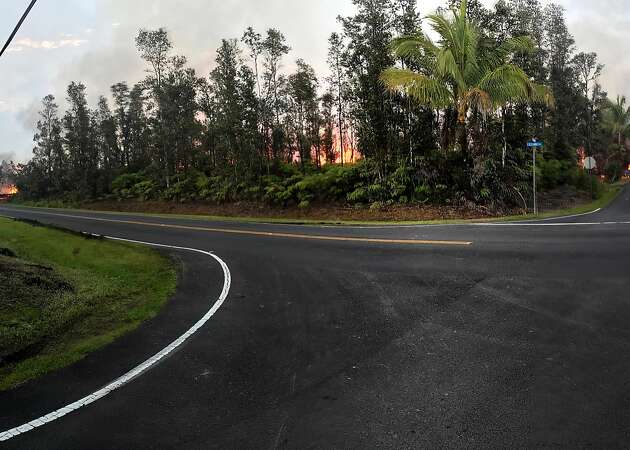 Lava flow from Hawaii's Kilauea rises, destroying 30 structures